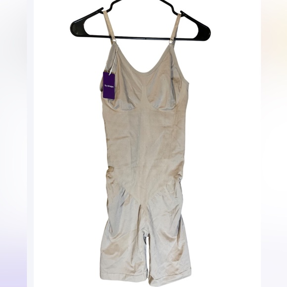 Hey Shape Sculpting bodysuit - Picture 1 of 5